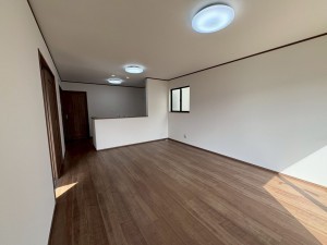 八千代市八千代台東、新築一戸建ての居間画像です