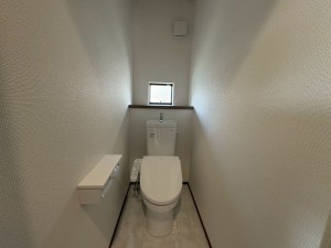 八千代市八千代台東、新築一戸建てのトイレ画像です