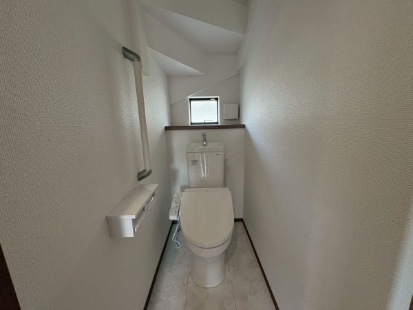 八千代市八千代台東、新築一戸建てのトイレ画像です