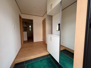 八千代市八千代台東、新築一戸建ての玄関画像です