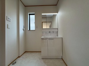 八千代市八千代台東、新築一戸建ての洗面画像です