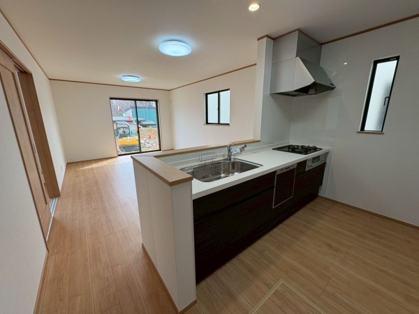 八千代市八千代台東、新築一戸建ての居間画像です