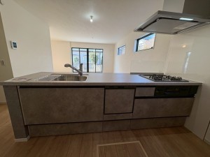 八千代市大和田新田、新築一戸建てのキッチン画像です