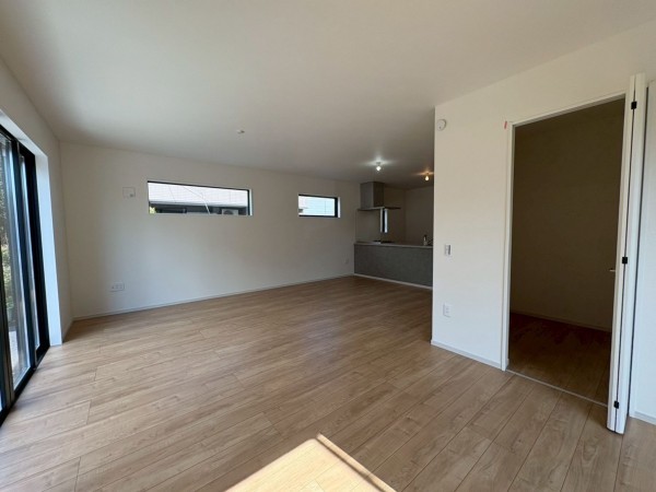 八千代市大和田新田、新築一戸建ての居間画像です