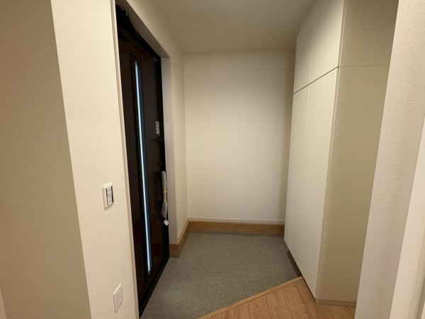 八千代市大和田新田、新築一戸建ての玄関画像です