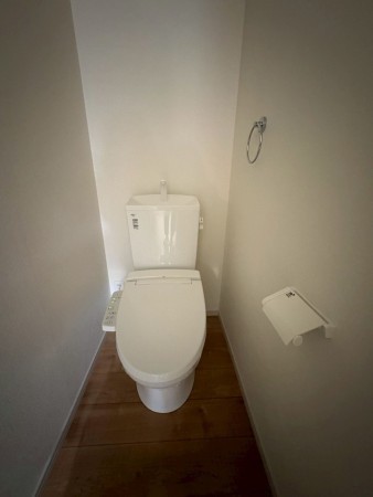 八千代市大和田新田、新築一戸建てのトイレ画像です