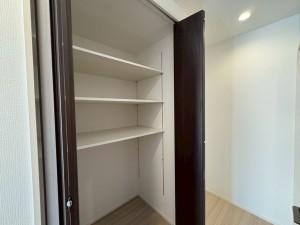 川西市多田院、新築一戸建ての収納画像です