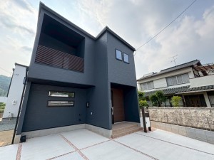 川西市多田院、新築一戸建ての外観画像です