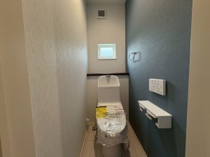 川西市多田院、新築一戸建てのトイレ画像です