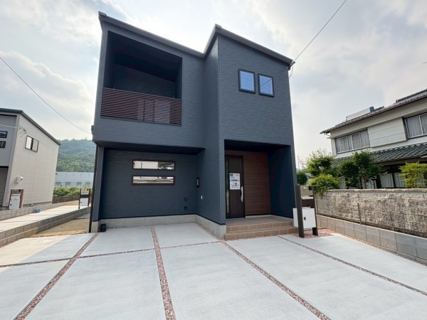 川西市多田院、新築一戸建ての外観画像です