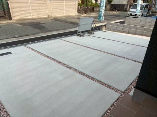 川西市多田院、新築一戸建ての駐車場画像です