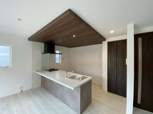 川西市多田院、新築一戸建てのキッチン画像です