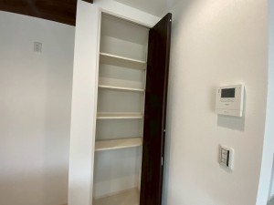 川西市多田院、新築一戸建ての収納画像です