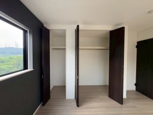 川西市多田院、新築一戸建ての収納画像です