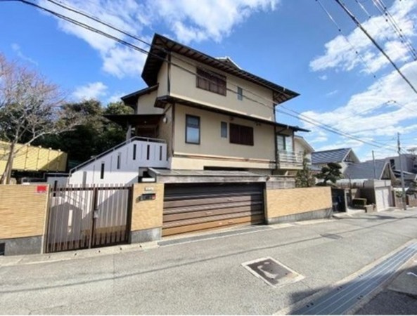 川西市花屋敷、中古一戸建ての外観画像です