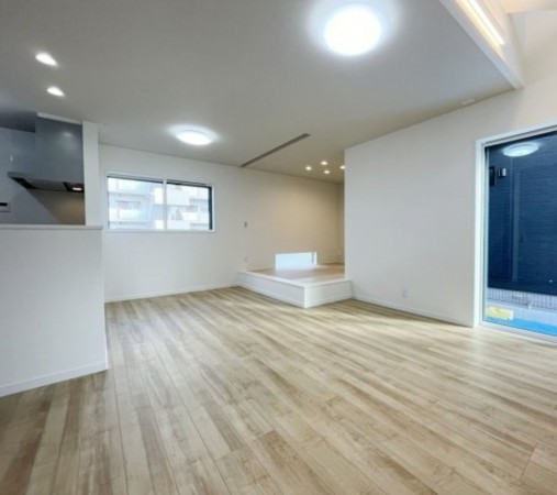 川西市清和台、新築一戸建ての居間画像です