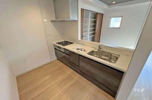 川西市久代、新築一戸建てのキッチン画像です
