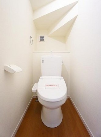 川西市大和、新築一戸建てのトイレ画像です