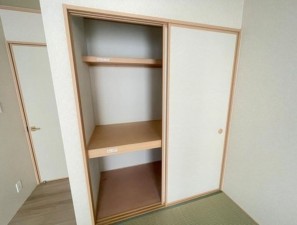 川西市水明台、新築一戸建ての収納画像です