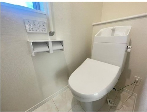 川西市水明台、新築一戸建てのトイレ画像です