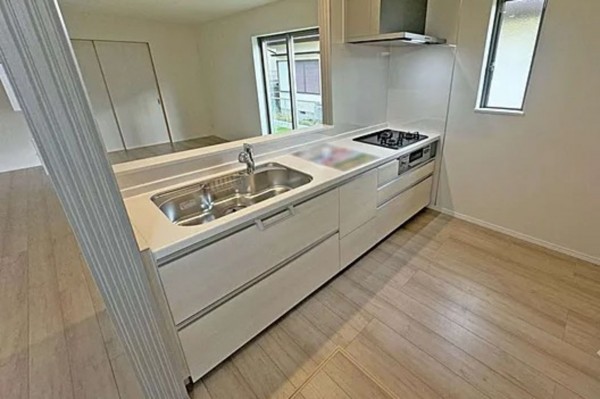 川西市水明台、新築一戸建てのキッチン画像です