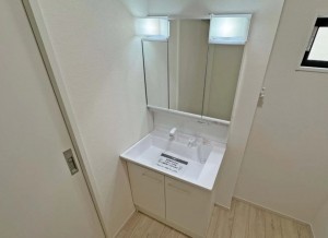 川西市水明台、新築一戸建ての洗面画像です