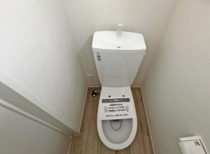 川西市水明台、新築一戸建てのトイレ画像です