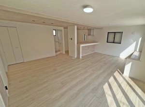 川西市水明台、新築一戸建ての居間画像です