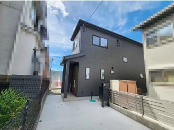 川西市鴬台、新築一戸建ての外観画像です