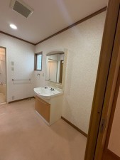 川西市小戸、中古一戸建ての洗面画像です