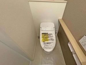 川西市緑台、新築一戸建てのトイレ画像です