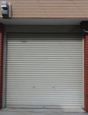 川西市一庫、中古一戸建ての駐車場画像です