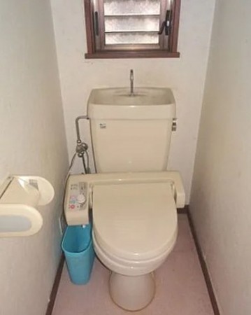 川西市一庫、中古一戸建てのトイレ画像です