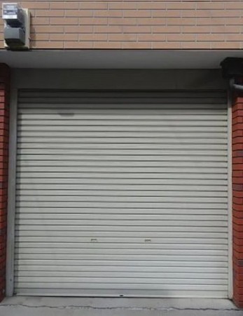 川西市一庫、中古一戸建ての駐車場画像です