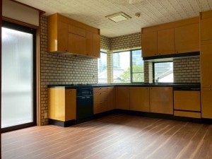 川西市矢問、中古一戸建てのキッチン画像です