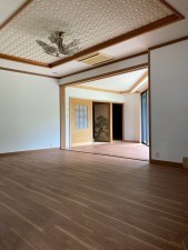 川西市矢問、中古一戸建ての居間画像です