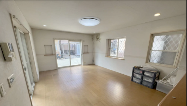 川西市出在家町、中古一戸建ての画像です