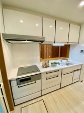 川西市錦松台、中古一戸建てのキッチン画像です