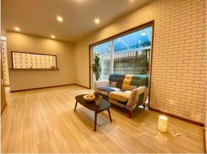 川西市錦松台、中古一戸建ての居間画像です