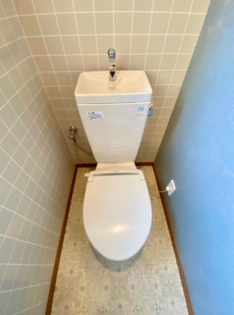 川西市錦松台、中古一戸建てのトイレ画像です