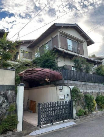 川西市清和台、中古一戸建ての外観画像です