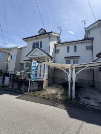 川西市西多田、中古一戸建ての外観画像です