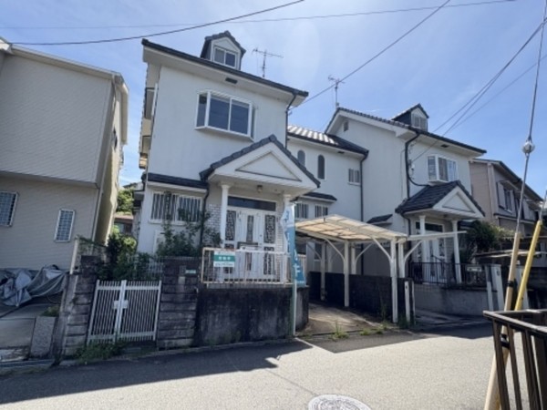 川西市西多田、中古一戸建ての外観画像です