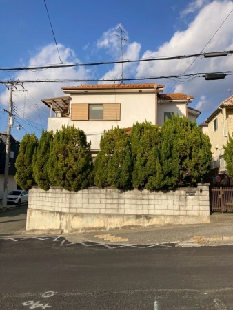 川西市見野、中古一戸建ての外観画像です