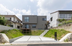 川西市緑台、新築一戸建ての外観画像です