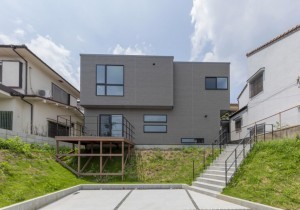 川西市緑台、新築一戸建ての外観画像です