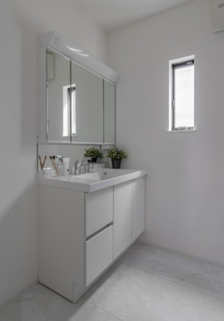 川西市緑台、新築一戸建ての洗面画像です