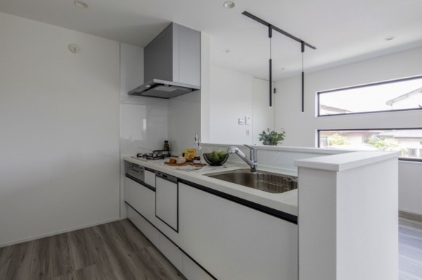 川西市緑台、新築一戸建てのキッチン画像です