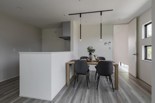 川西市緑台、新築一戸建ての居間画像です