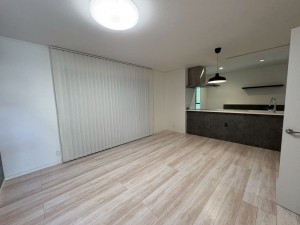 川西市鴬台、中古一戸建ての居間画像です